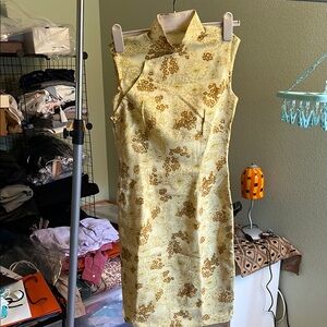 Vintage Elegant Floral Cheongsam Dress. Handmade 1960